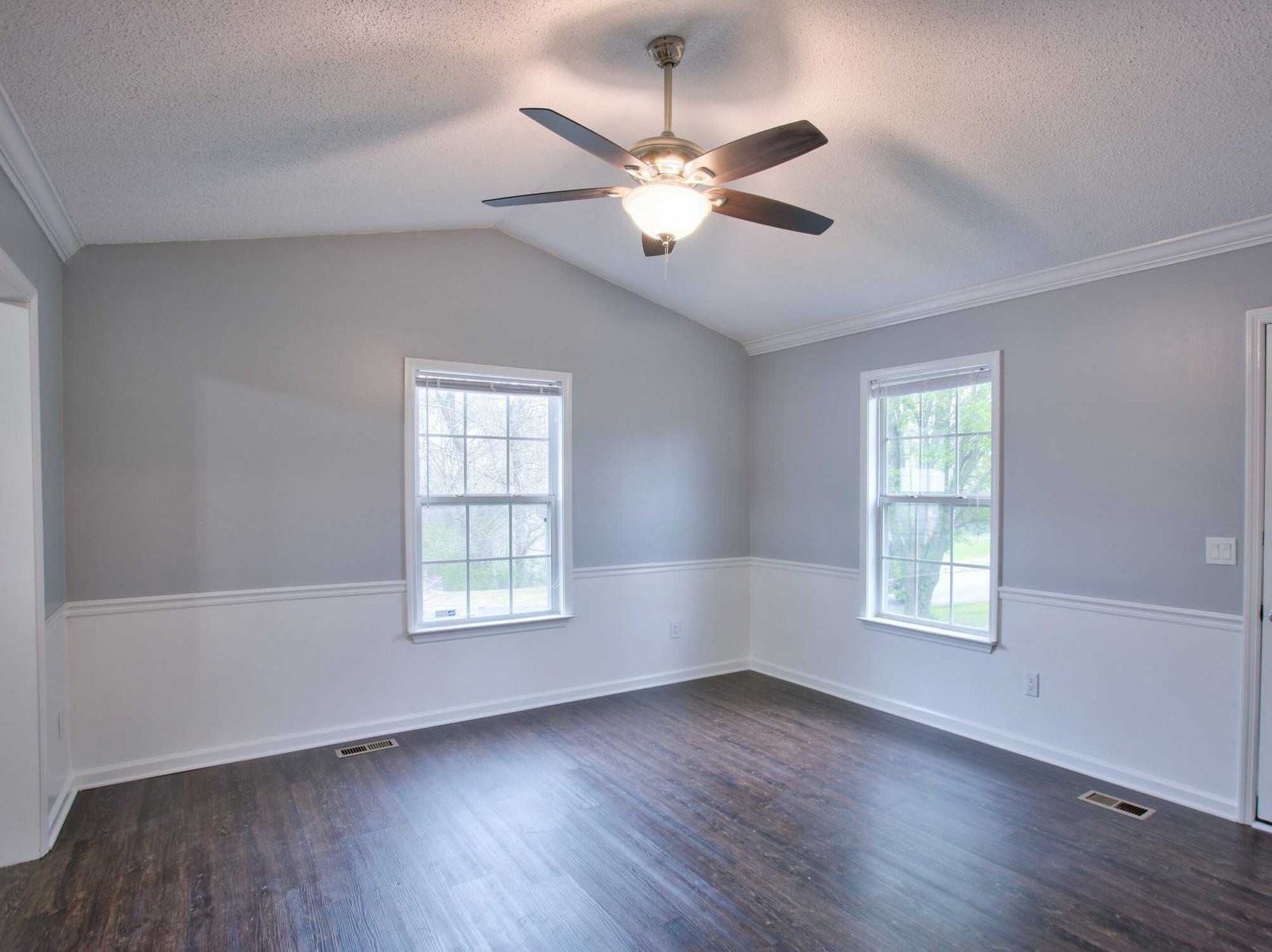 choosing interior house painters